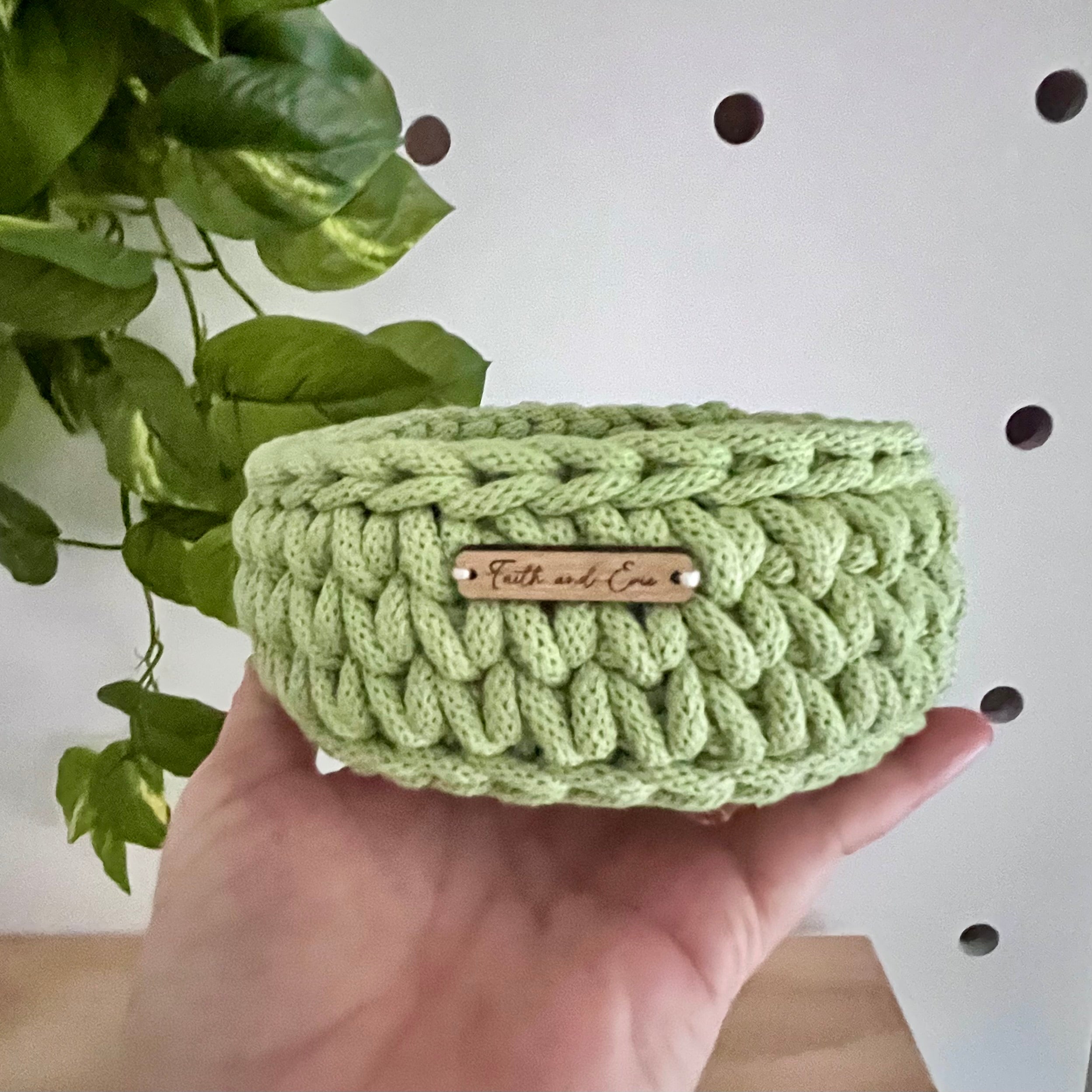 Handmade crochet basket - small - colour Matcha