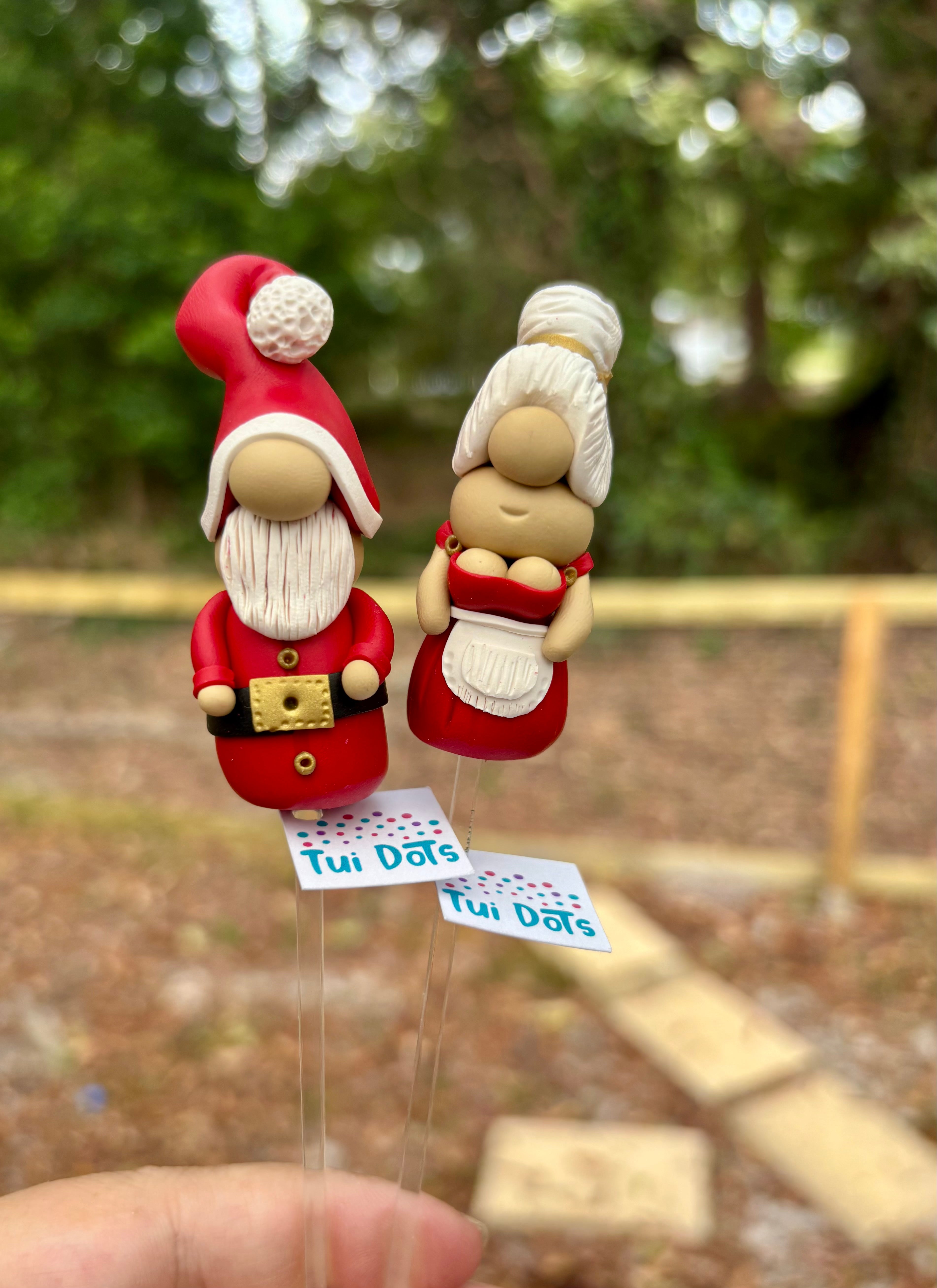 Christmas Tiny Gnomes - Santa and Mrs Claus | Polymer clay gnome