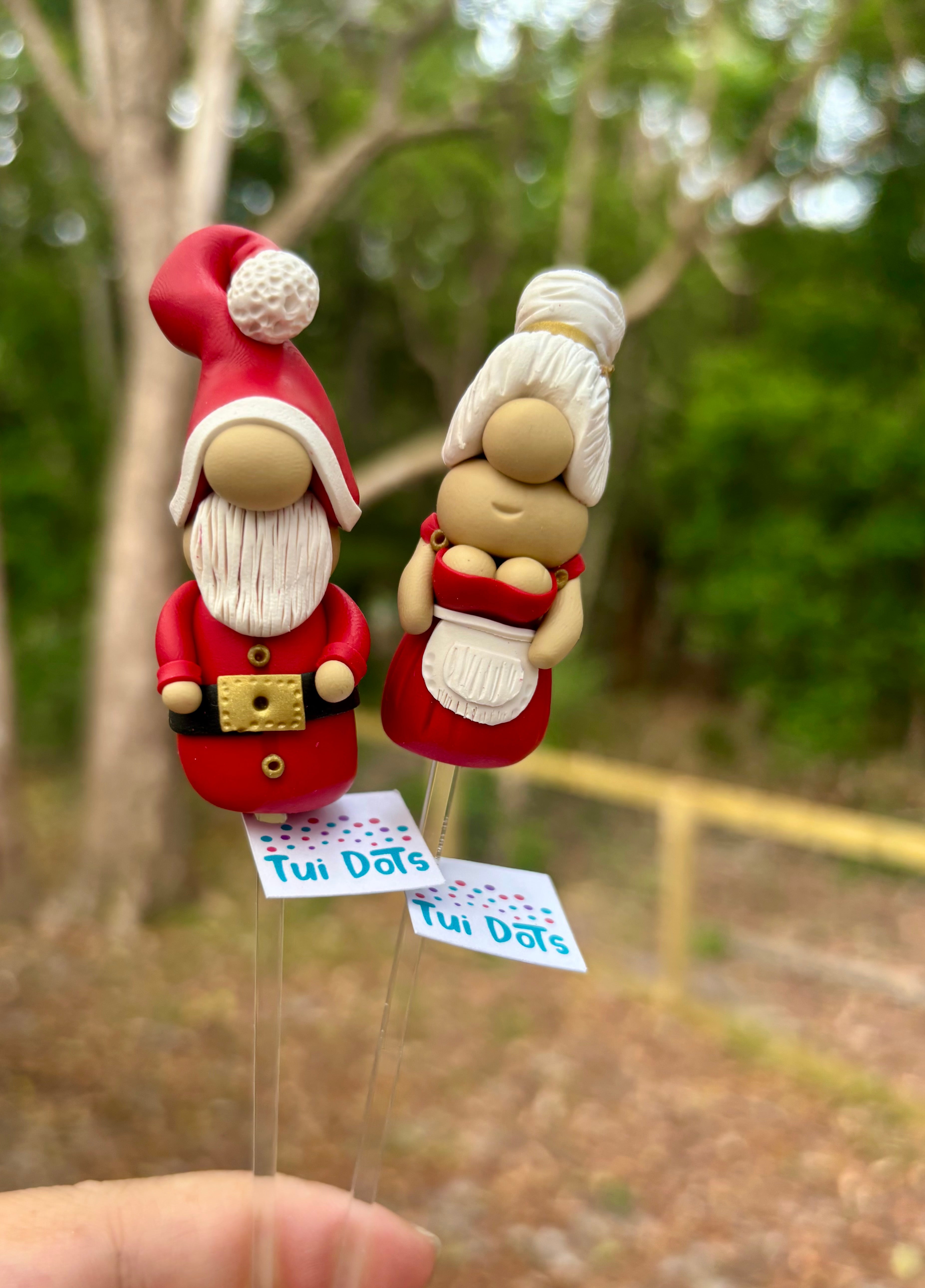 Christmas Tiny Gnomes - Santa and Mrs Claus | Polymer clay gnome