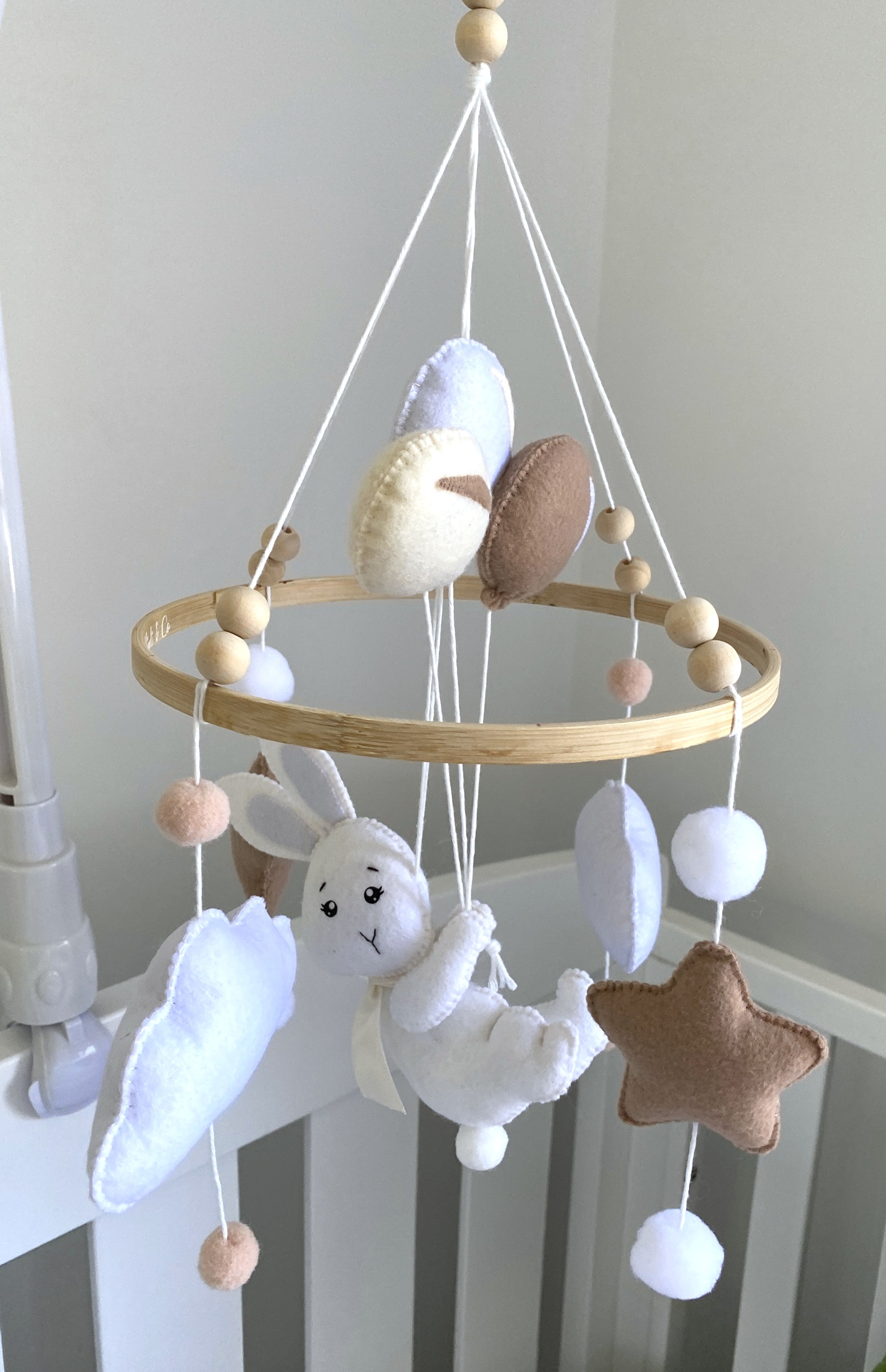 Ballon Bunny Baby Mobile