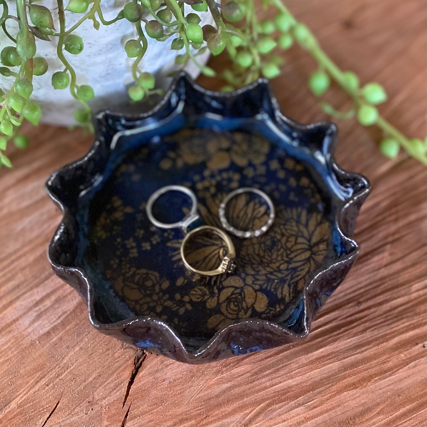 Ceramic Fluted Edge Dish|Handmade Pottery