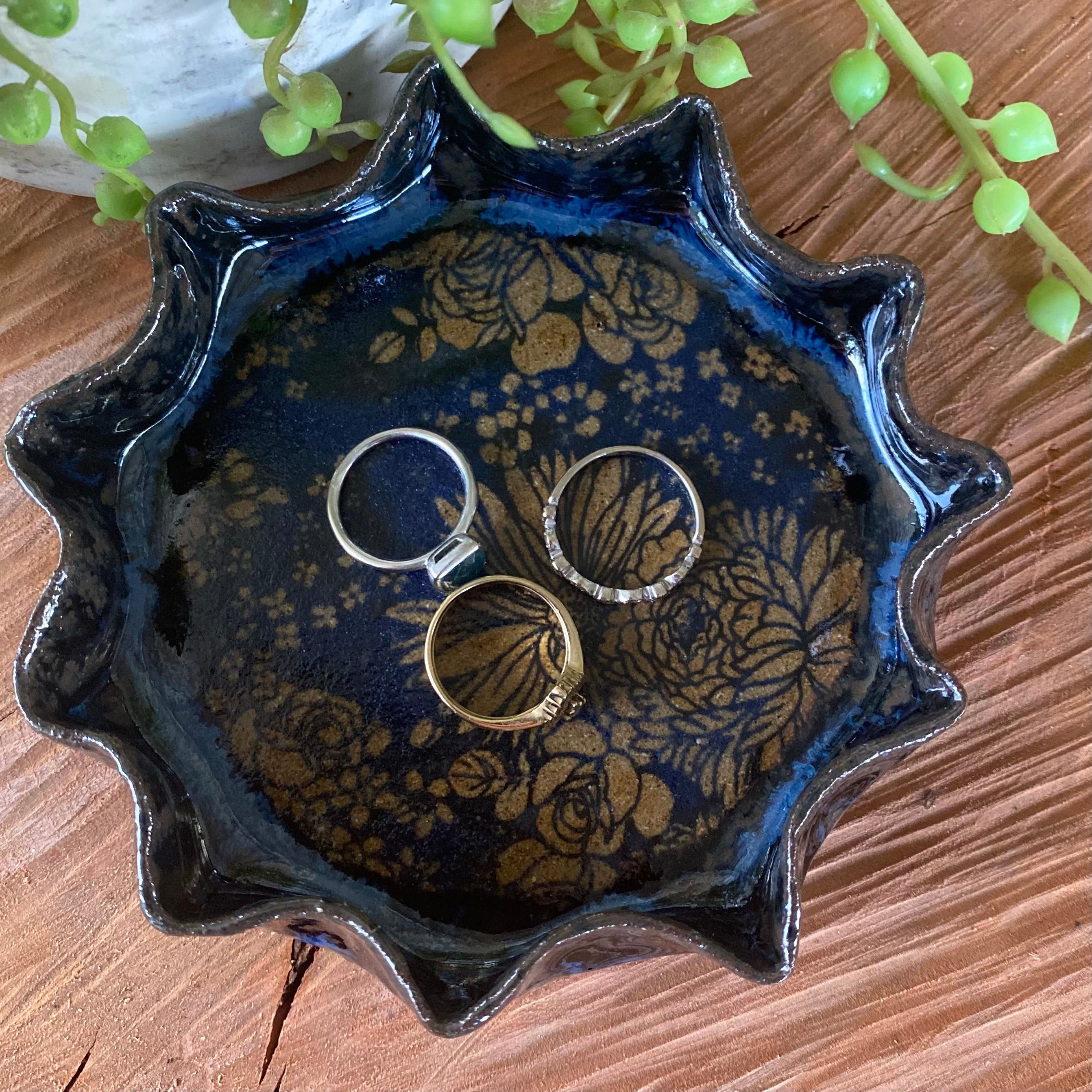 Ceramic Fluted Edge Dish|Handmade Pottery