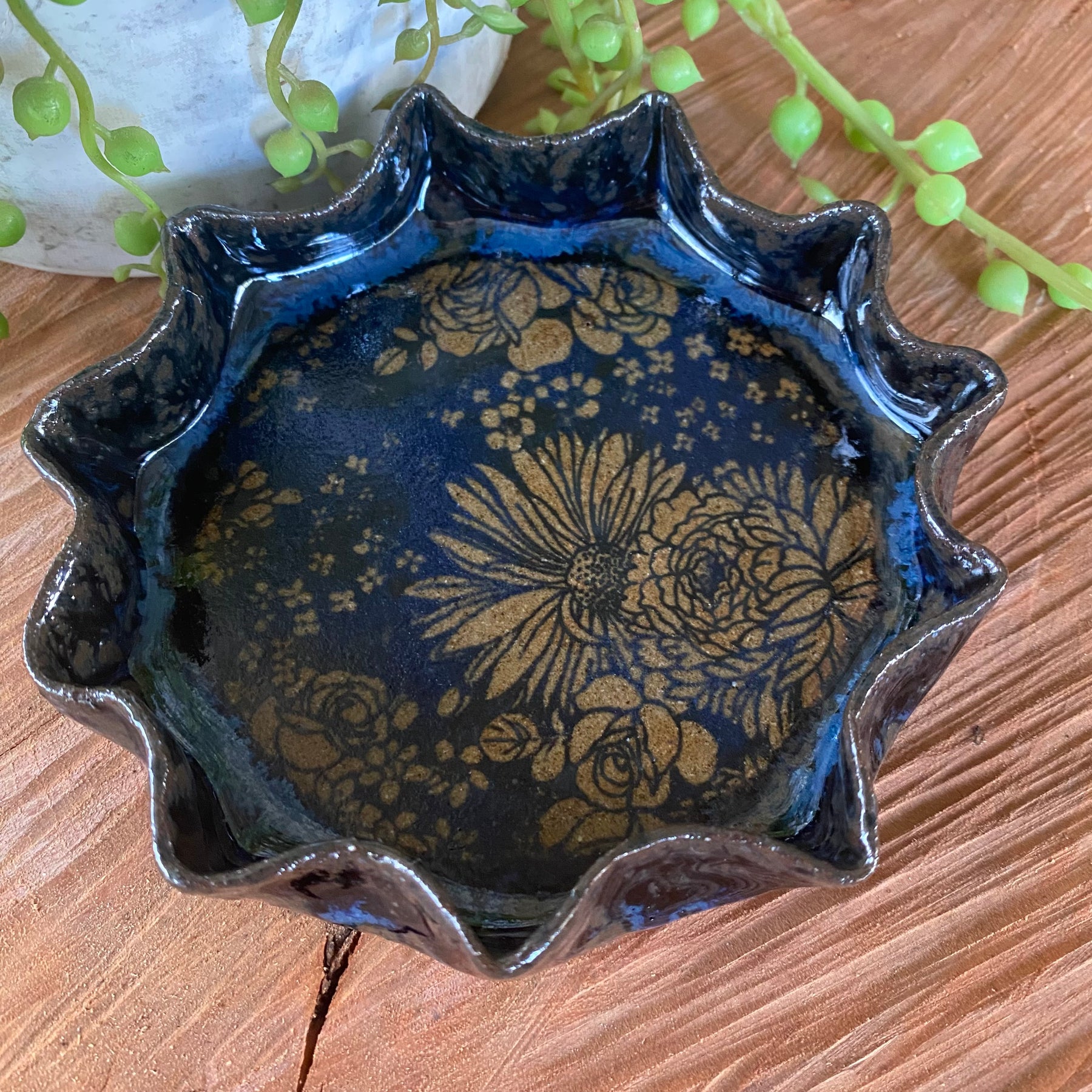 Ceramic Fluted Edge Dish|Handmade Pottery