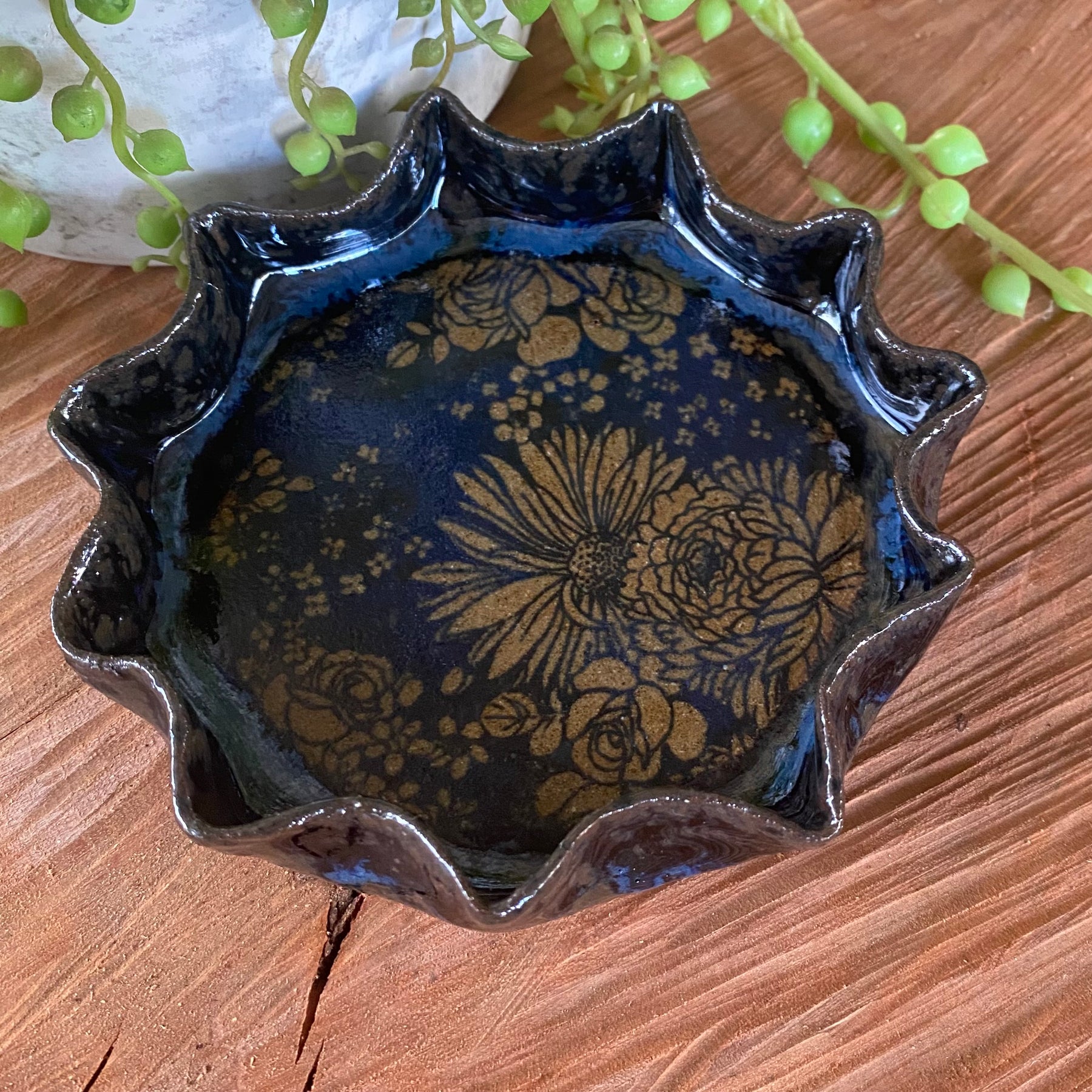 Ceramic Fluted Edge Dish|Handmade Pottery