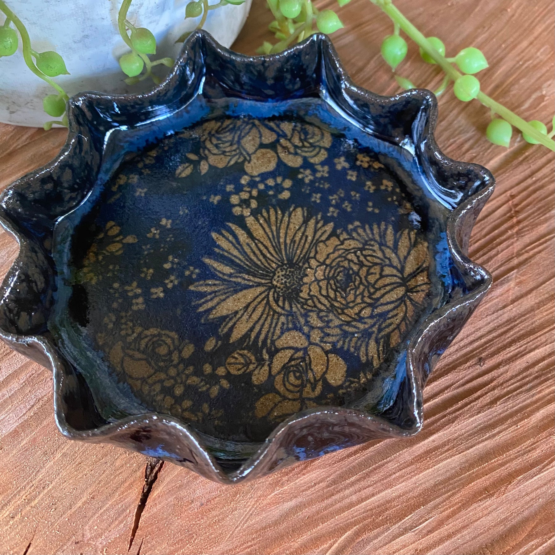 Ceramic Fluted Edge Dish|Handmade Pottery