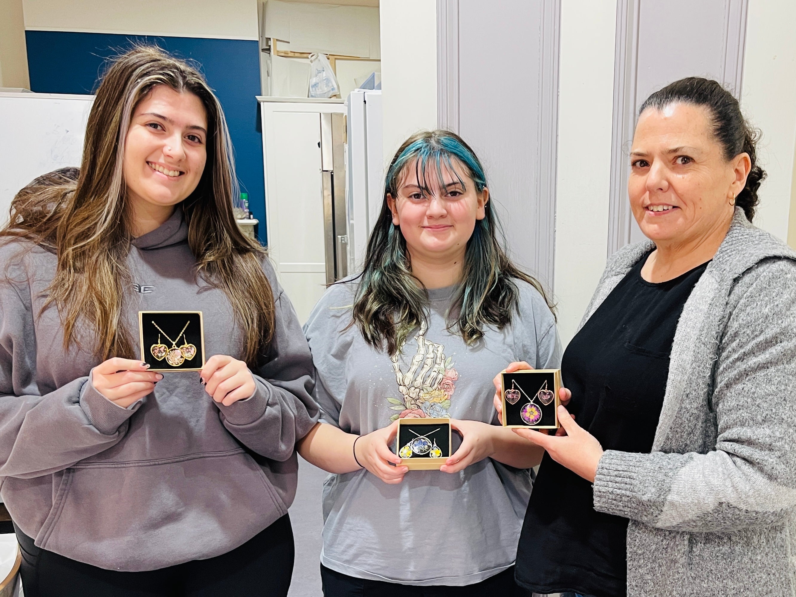 DIY UV Resin Botanical Jewellery Kit