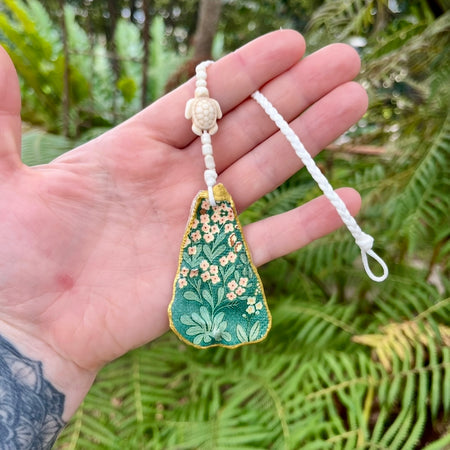 Vintage Floral Oyster Lid Hangers