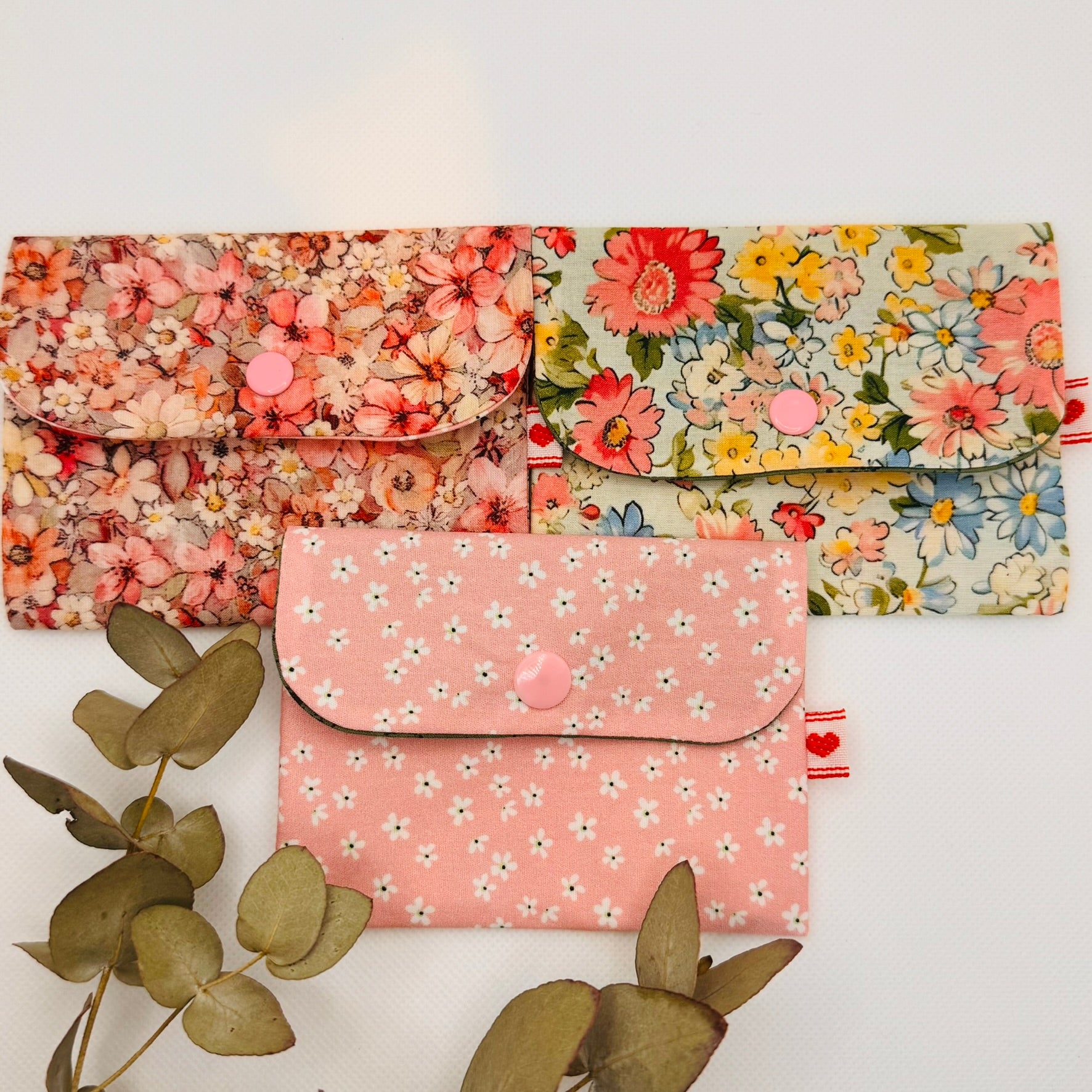 Two-pocket purses Florals