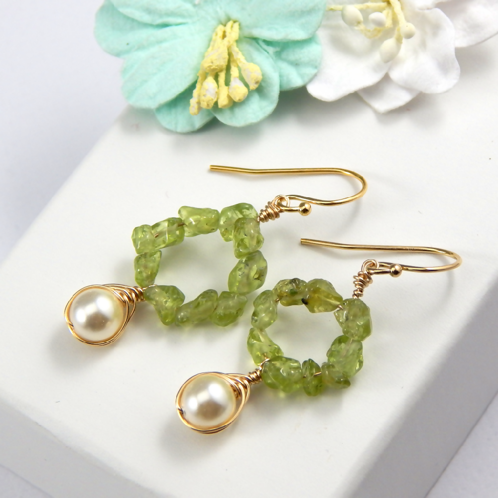 Peridot Earrings,August Birthday,August Birthstone,Gemstone Pea Pod Earrings