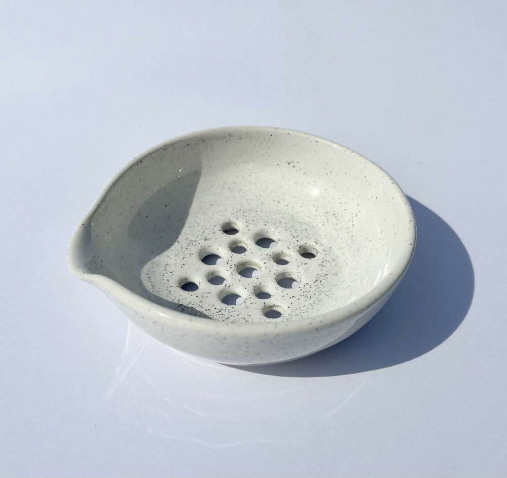 Egg Separator Whie with speckles
