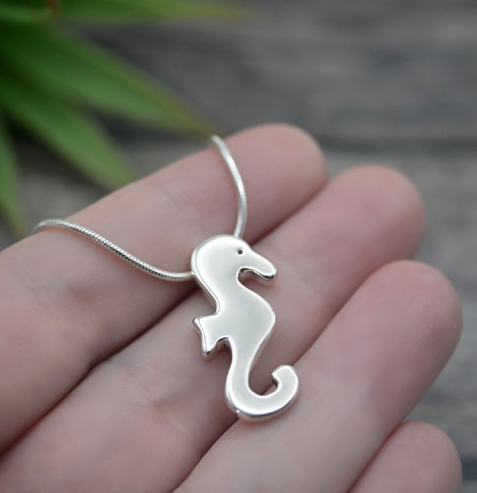 seahorse sterling silver pendant hand sml