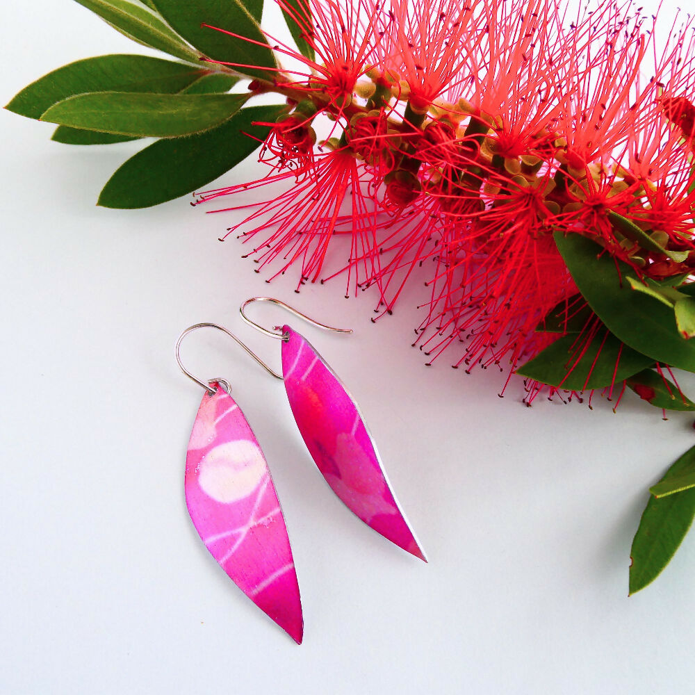 aluminium-earrings-dark-pink-showcase-2-a092