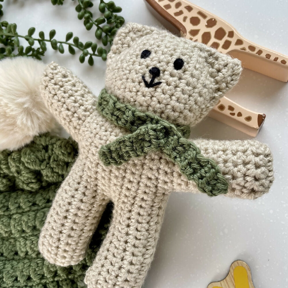 Handmade-newborn-baby-bundle-gift-set_Sage-green-beanie-teddy-bear_IMG_5032 Large