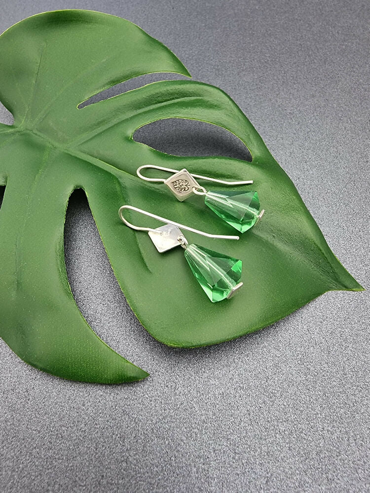 JUNGLE DREAMS – Monstera Glass earrings