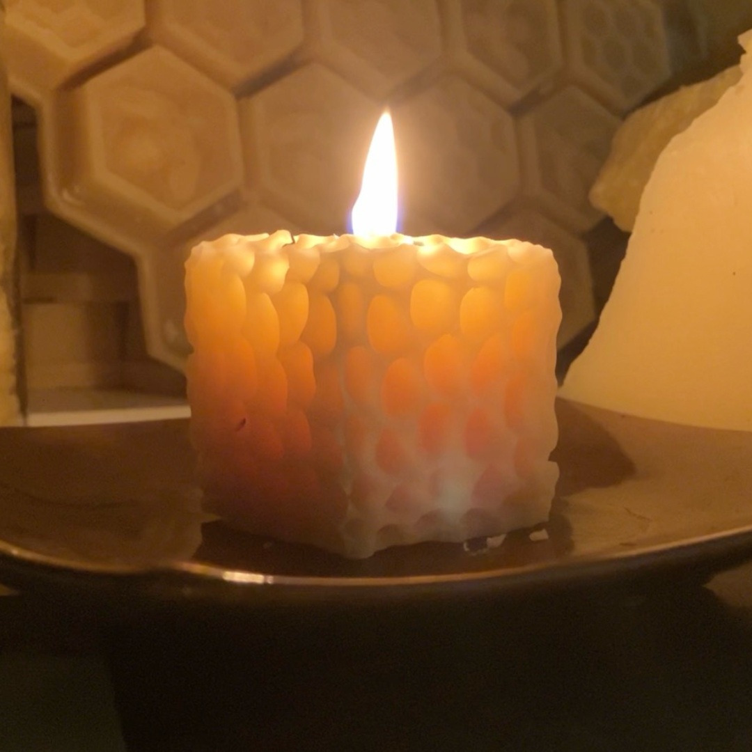Beeswax Honeycomb Cube Candle 10 Hour Burn Time