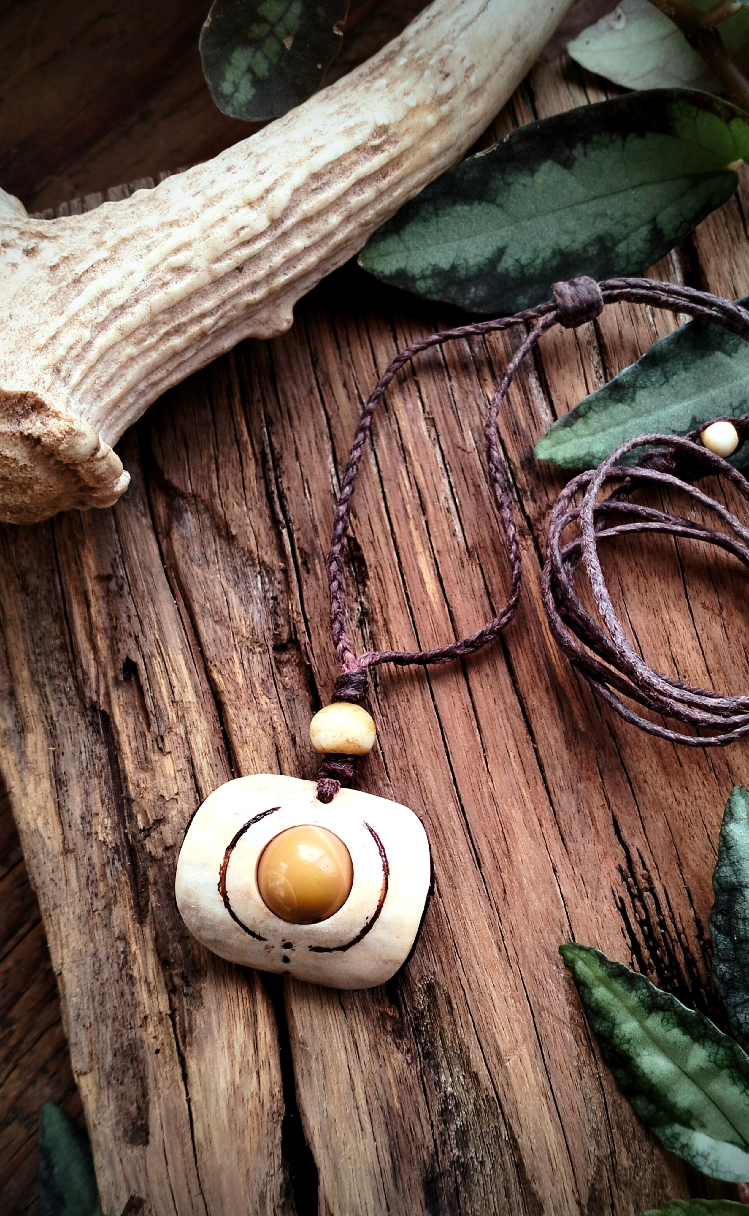 •| MOOKIATE | DEER ANTLER |• natural crystal necklace