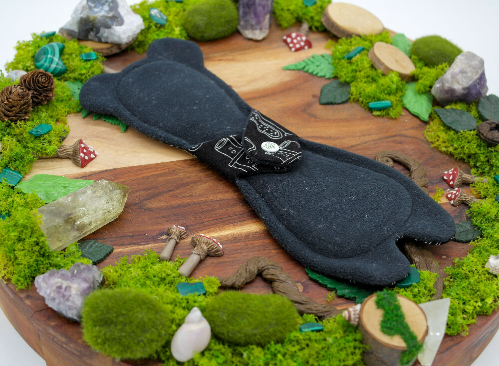 Eco-friendly reusable cloth pad 10" Heavy (Goldilocks) - R & M