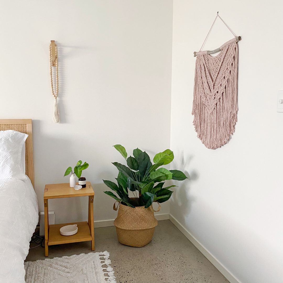 Macrame wall hanging on Driftwood - Bisque pink