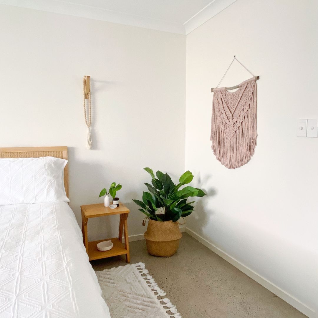 Macrame wall hanging on Driftwood - Bisque pink