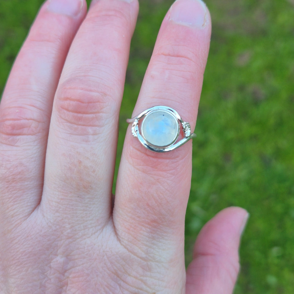 Moonstone "Eldarleaf" Sterling Silver Ring Size N