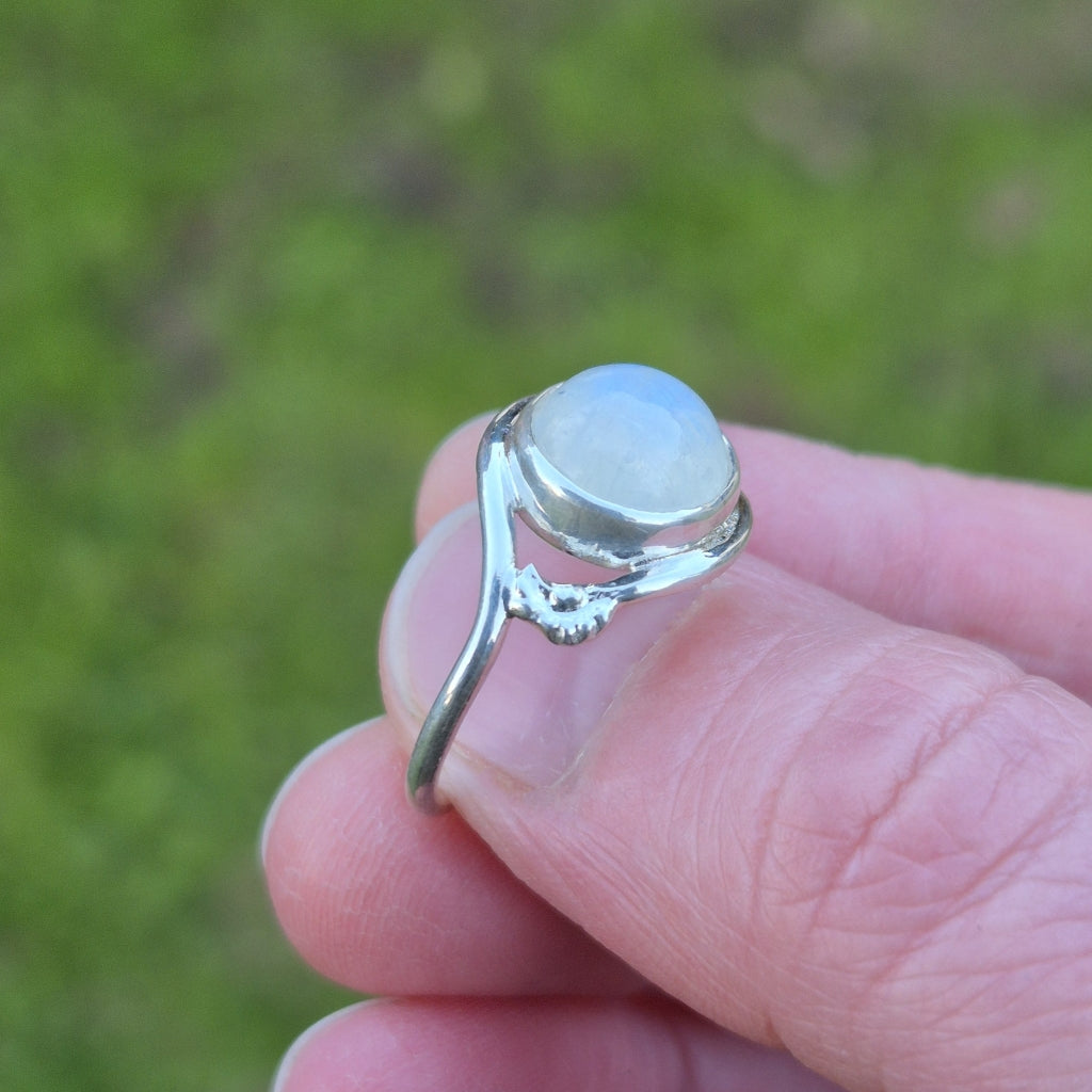 Moonstone "Eldarleaf" Sterling Silver Ring Size N