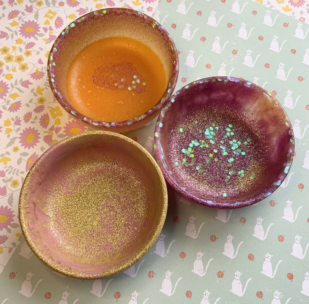 Set of 3 Resin Dishes