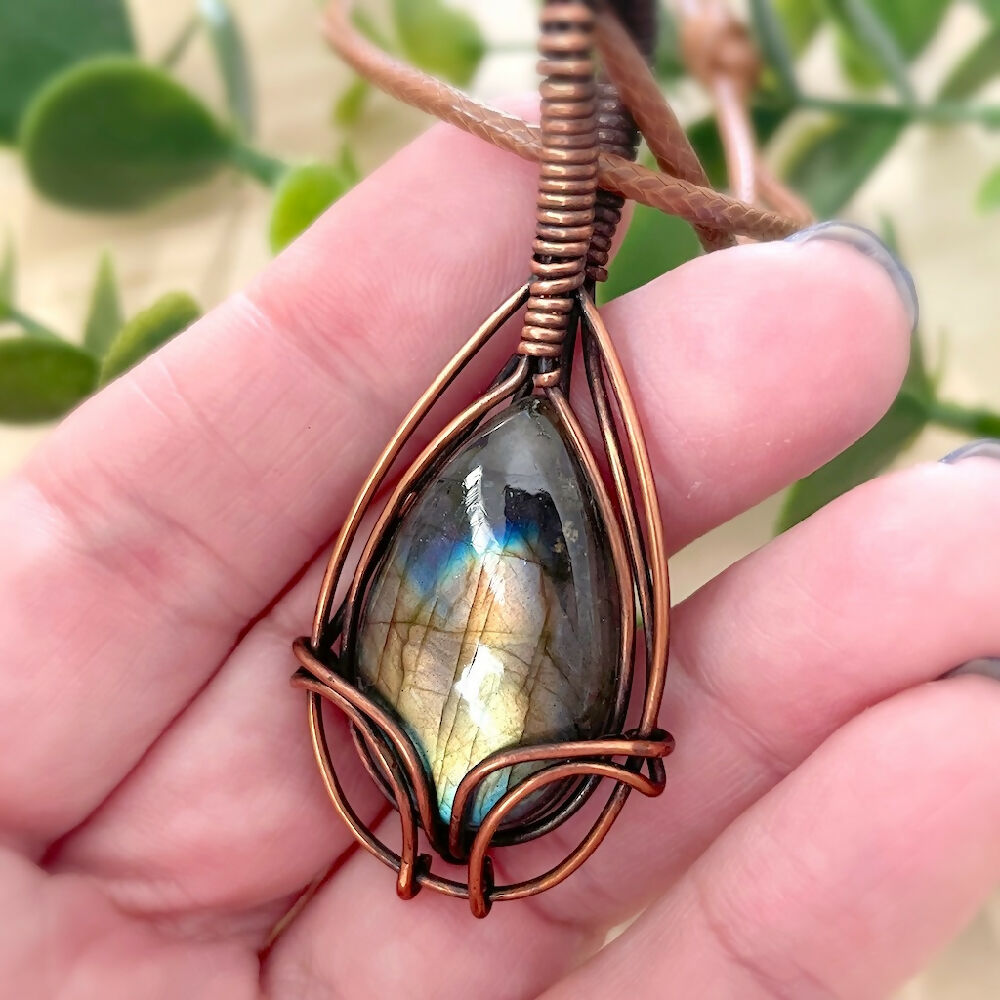 Australian-artist-handmade-jewellery-pendant-unique-labradorite-Charming-60x25mm-Wire-Wrapped-Labradorite-Pendant-hand