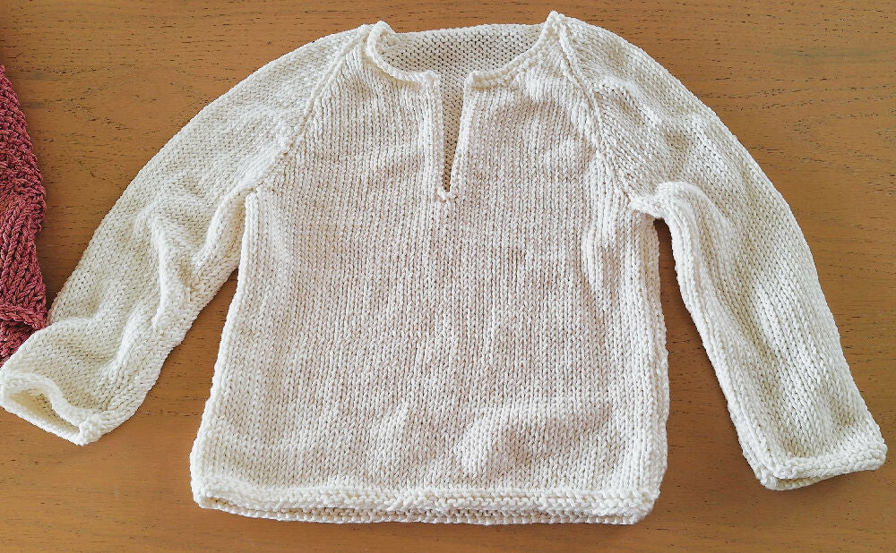 Bernat Pullover w V at neck