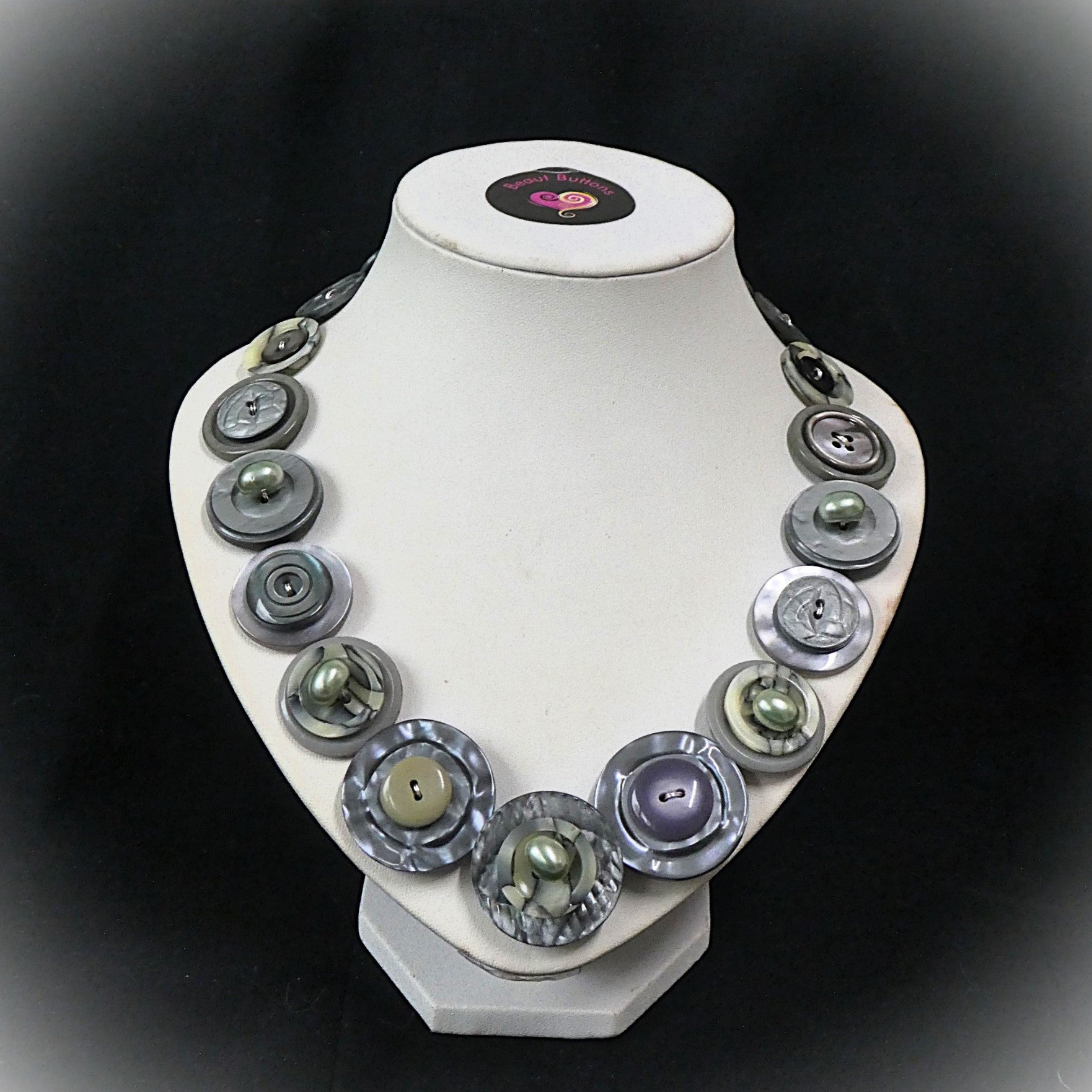 Handmade button necklace - Pearls and Oysters