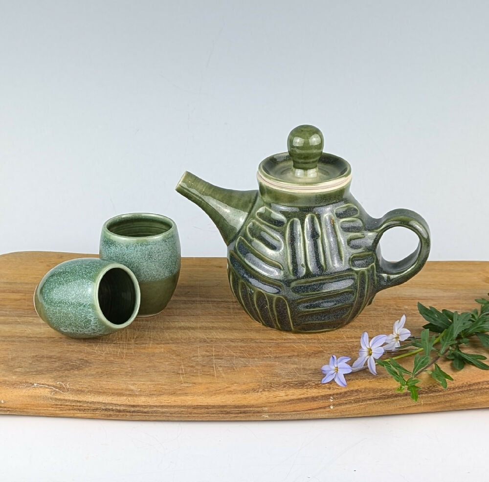 Facetted green tea set