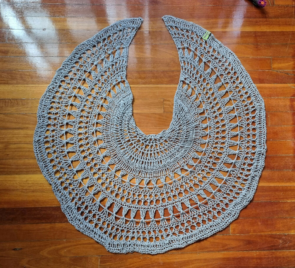Crochet lacy shawl 3