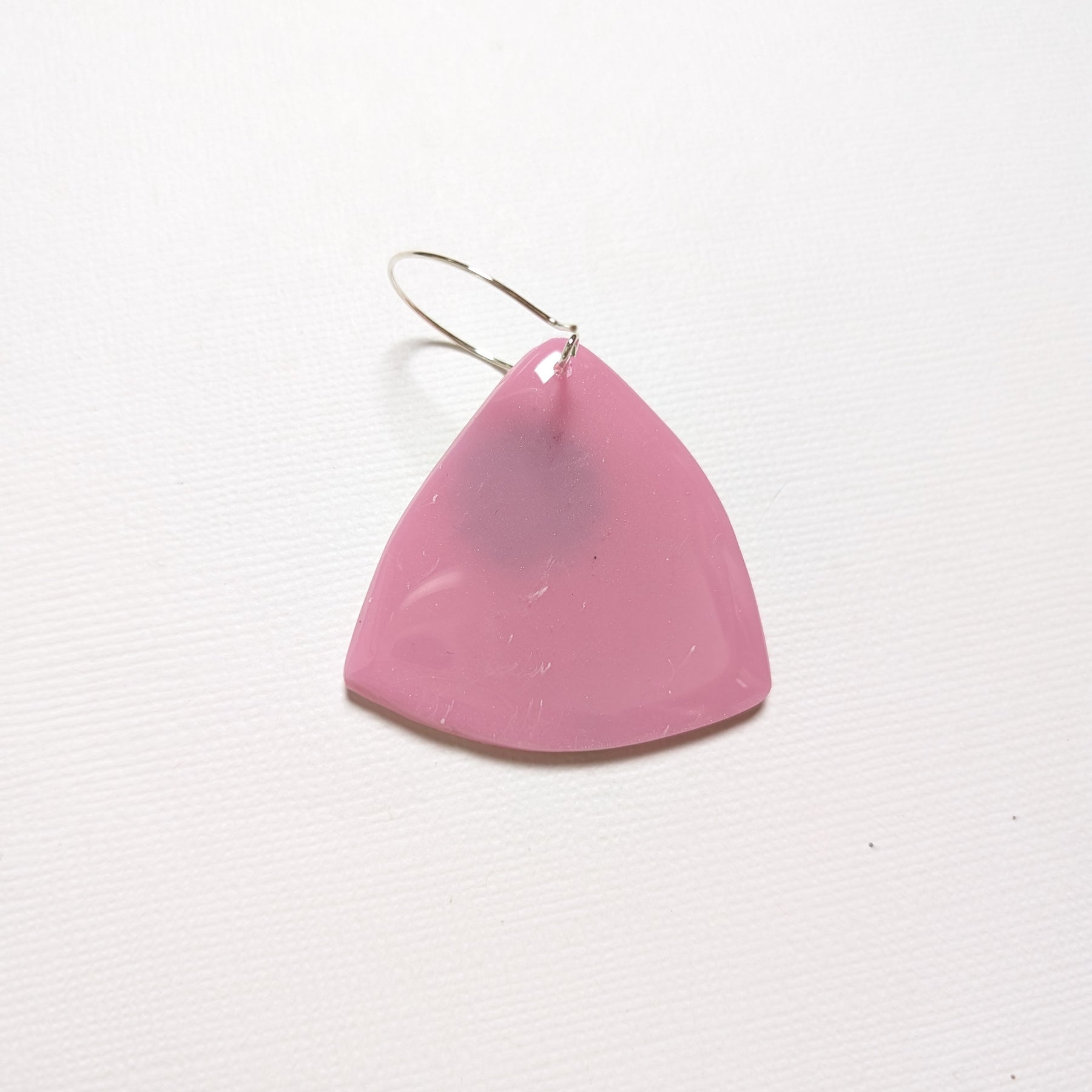 Real daisies in resin