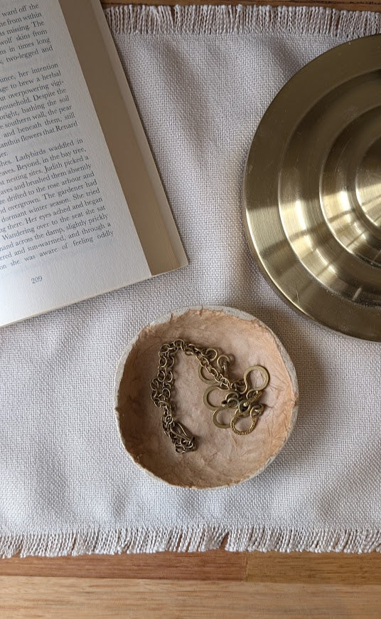 Eco Paper Dish – Handcrafted Organic Décor Tray