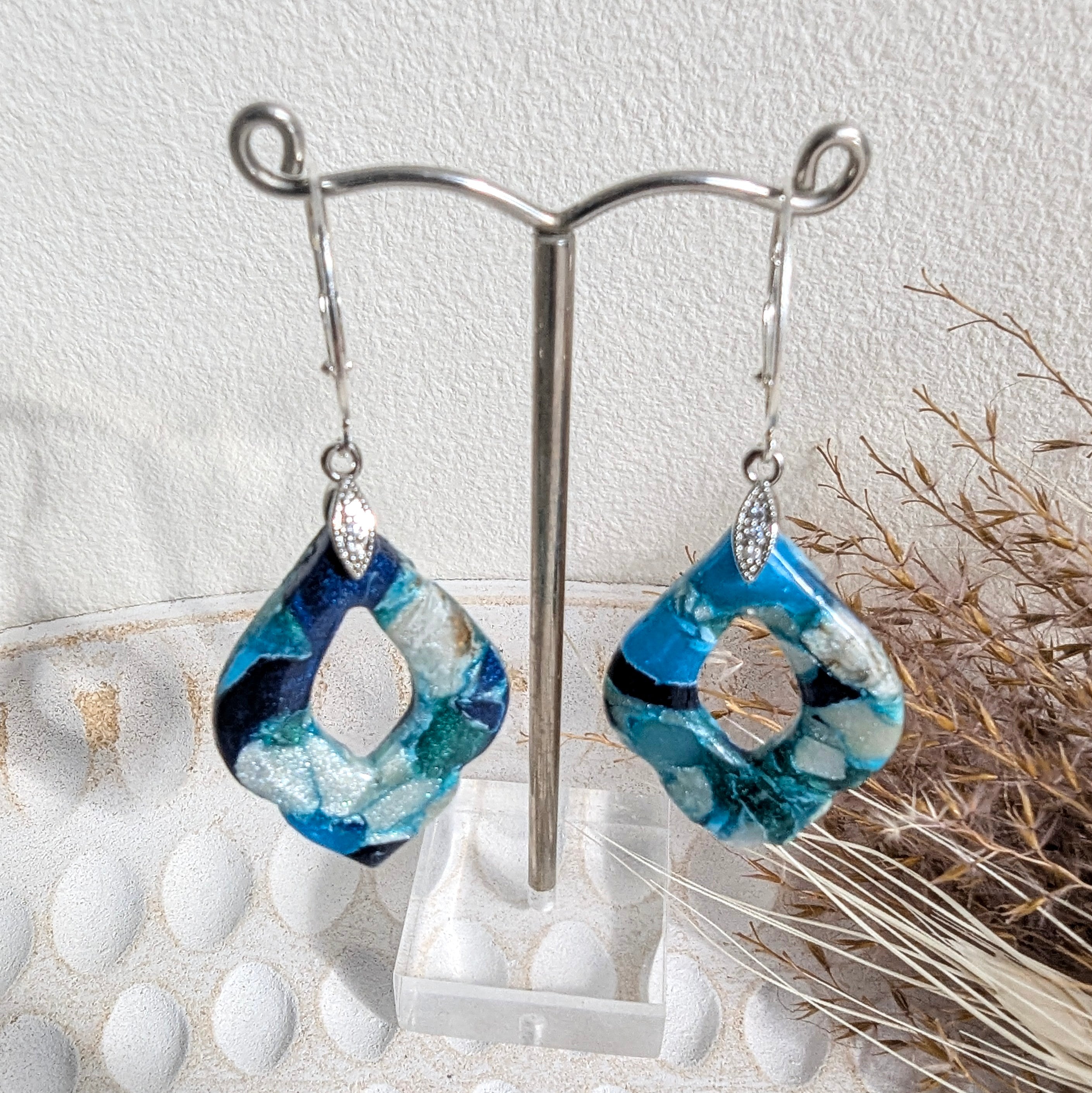 Ocean Vibes Pendant and Earrings.