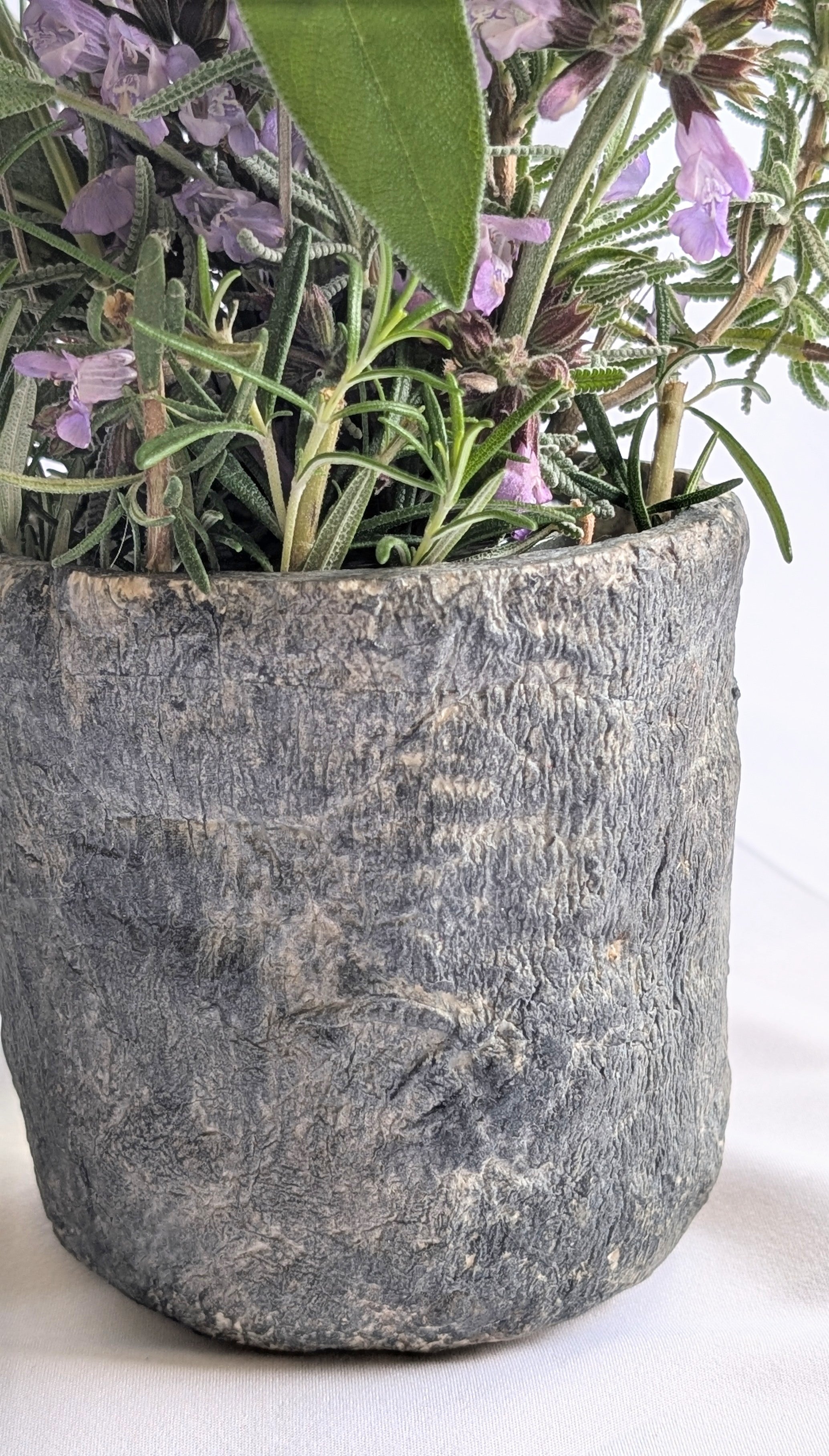 Handmade Paper Clay Vase – Charcoal Stone Finish