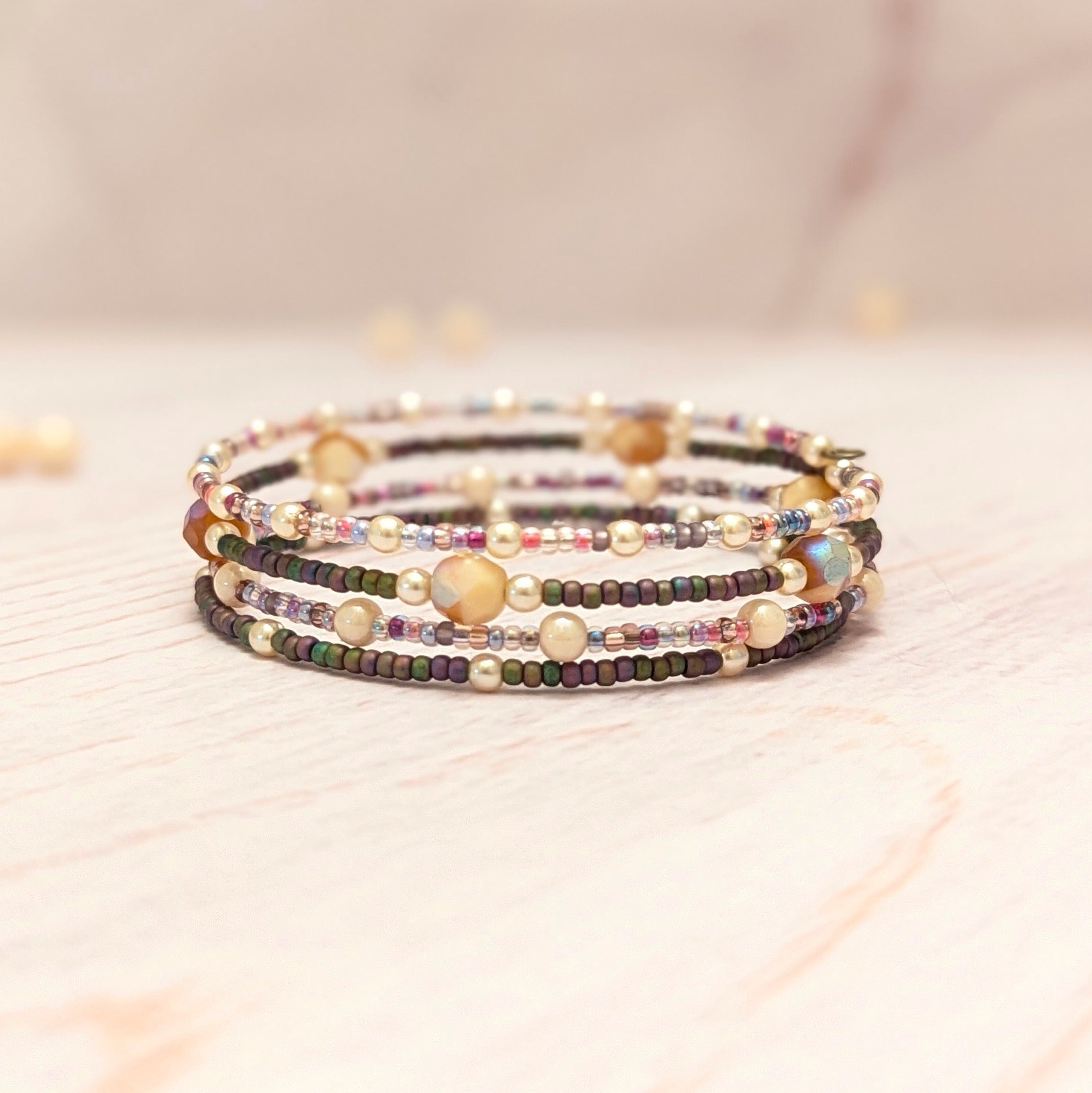 Beaded wire bracelet | Wrap bracelet | Glass pearls | Unique | One of a kind design | Minimalist boho