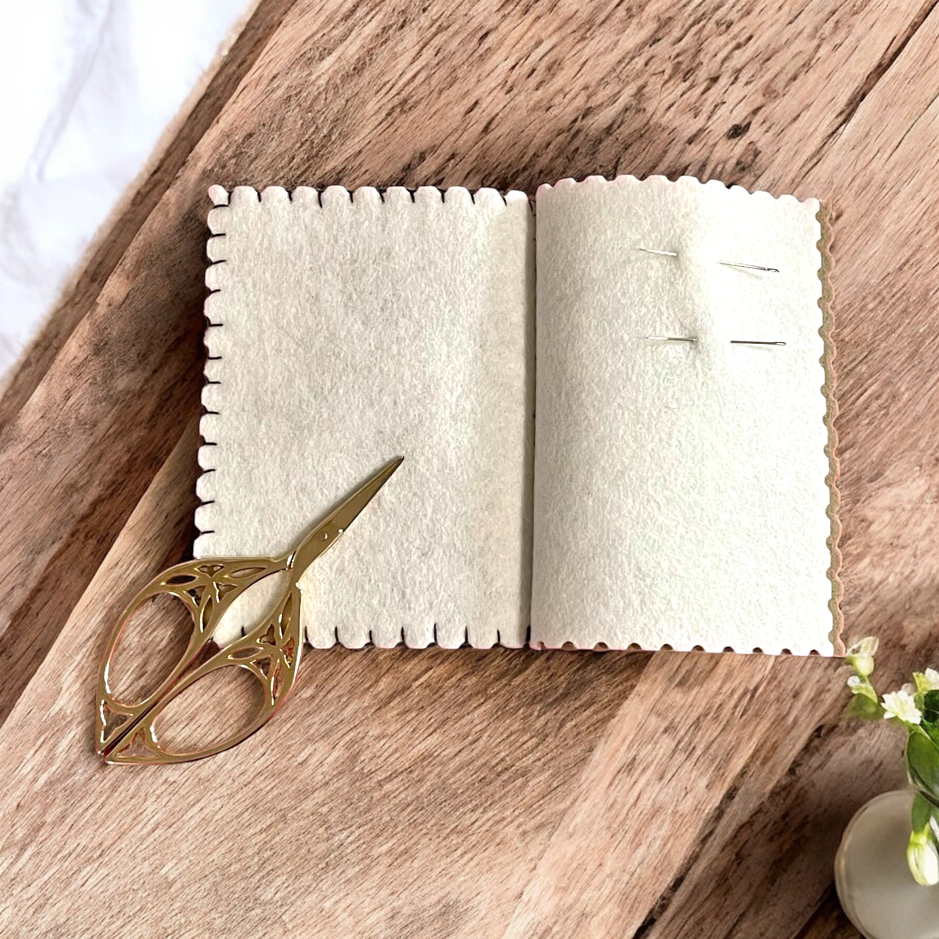 Handmade Patchwork Bird Felt Needle Book