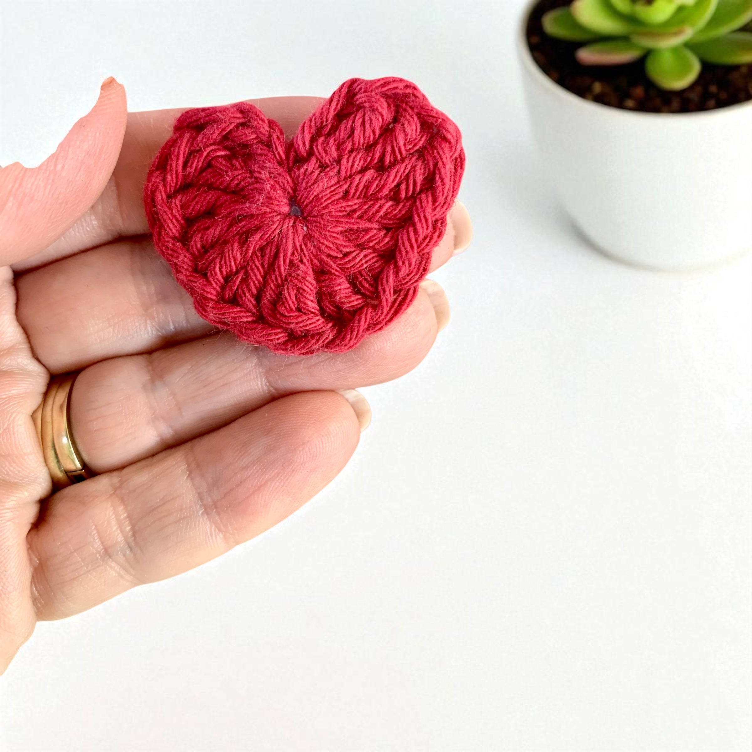 Crochet Hearts Magnets: Cotton Yarn Decorative Magnets