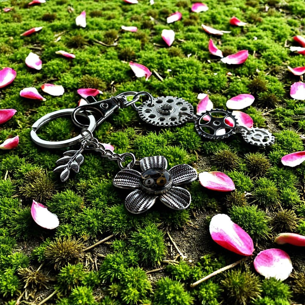 Steampunk watch parts flower keyring