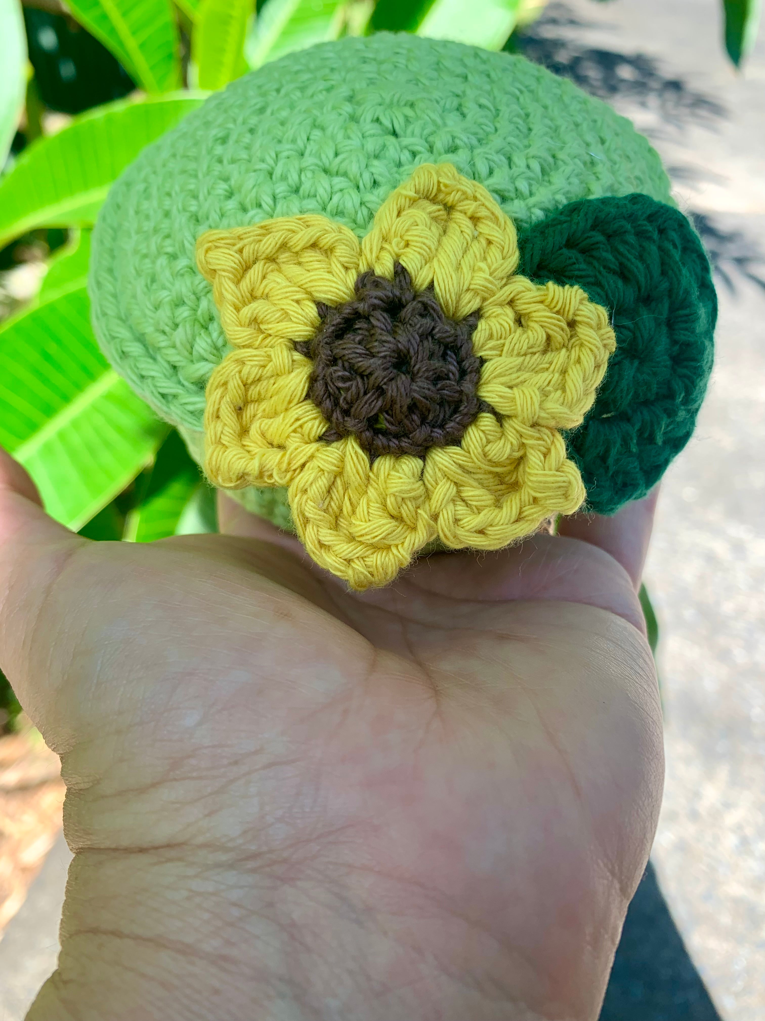 Crochet Sunflower Pincushion – Handmade Flower Pin Cushion with Steel Wool Sharpening Layer – Cute Sewing Gift for Crafters & Quilters