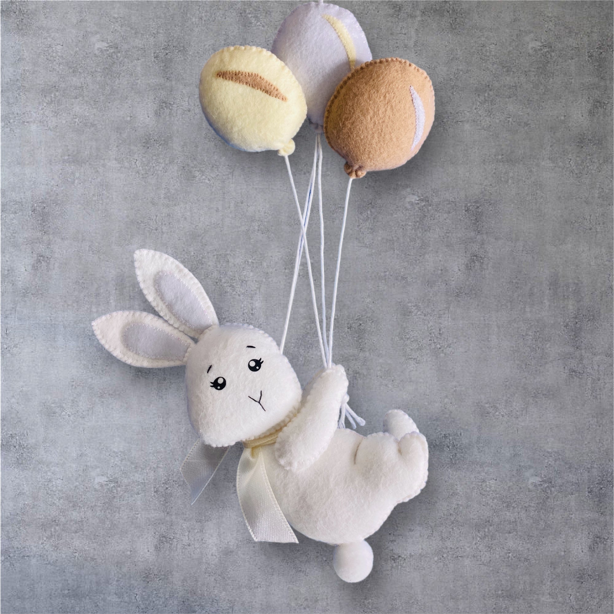 Ballon Bunny Baby Mobile
