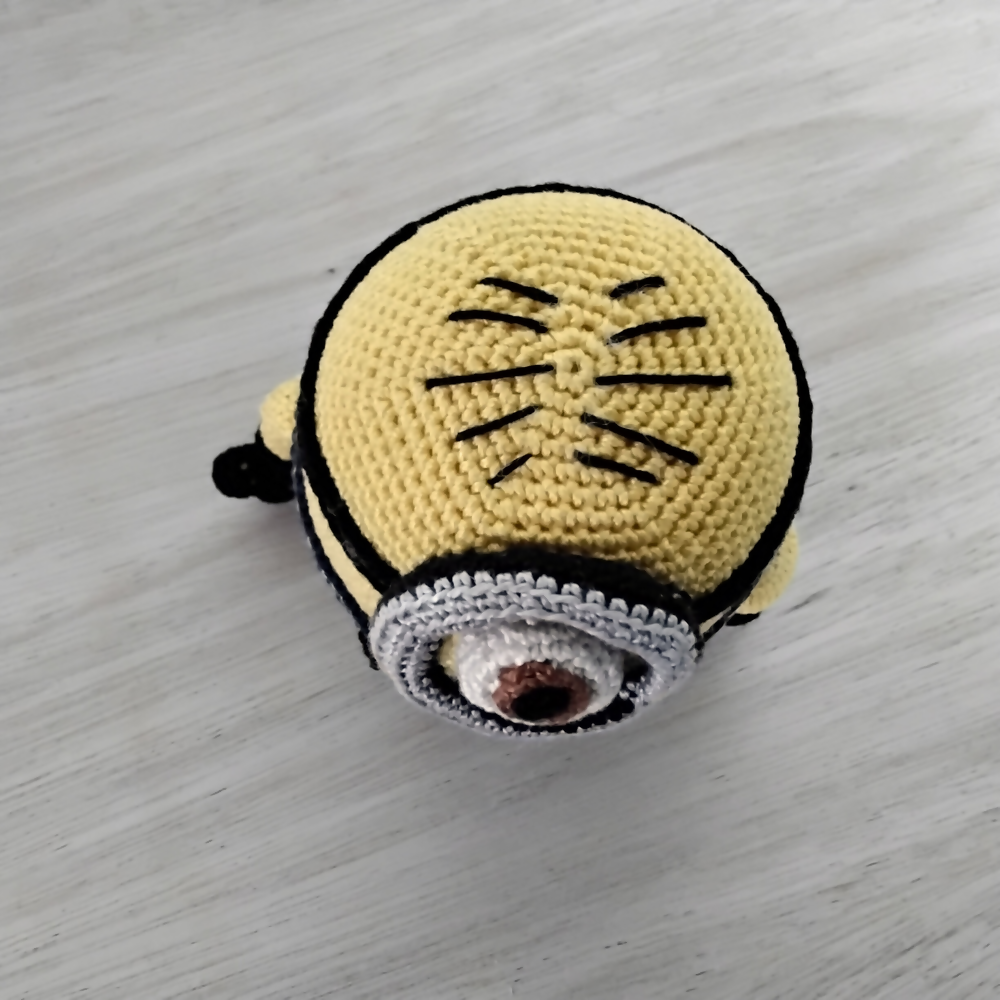 Minion-Stuart-top-Australian-made-watch-the-birdy-crochet