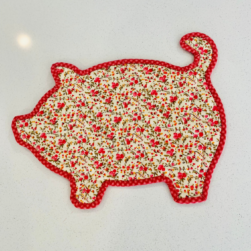 Pink pig place mat