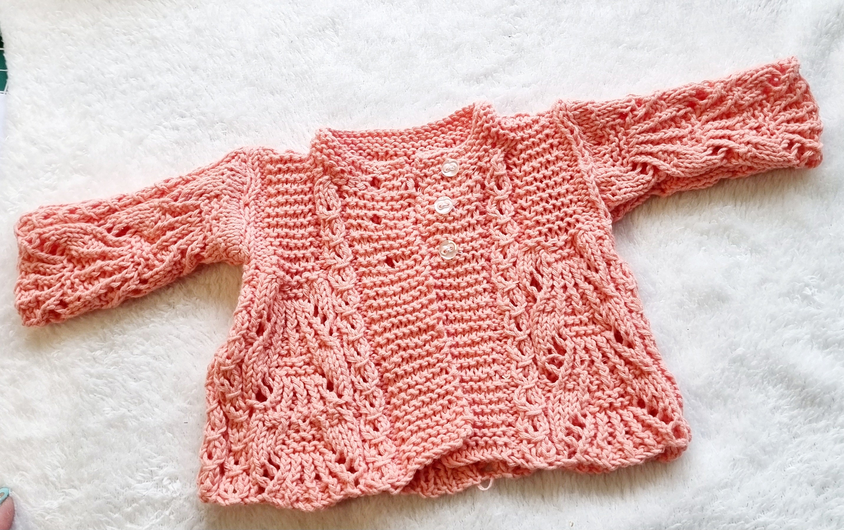 4pce Reborn Baby/Premmie Baby hand knitted outfit. E001