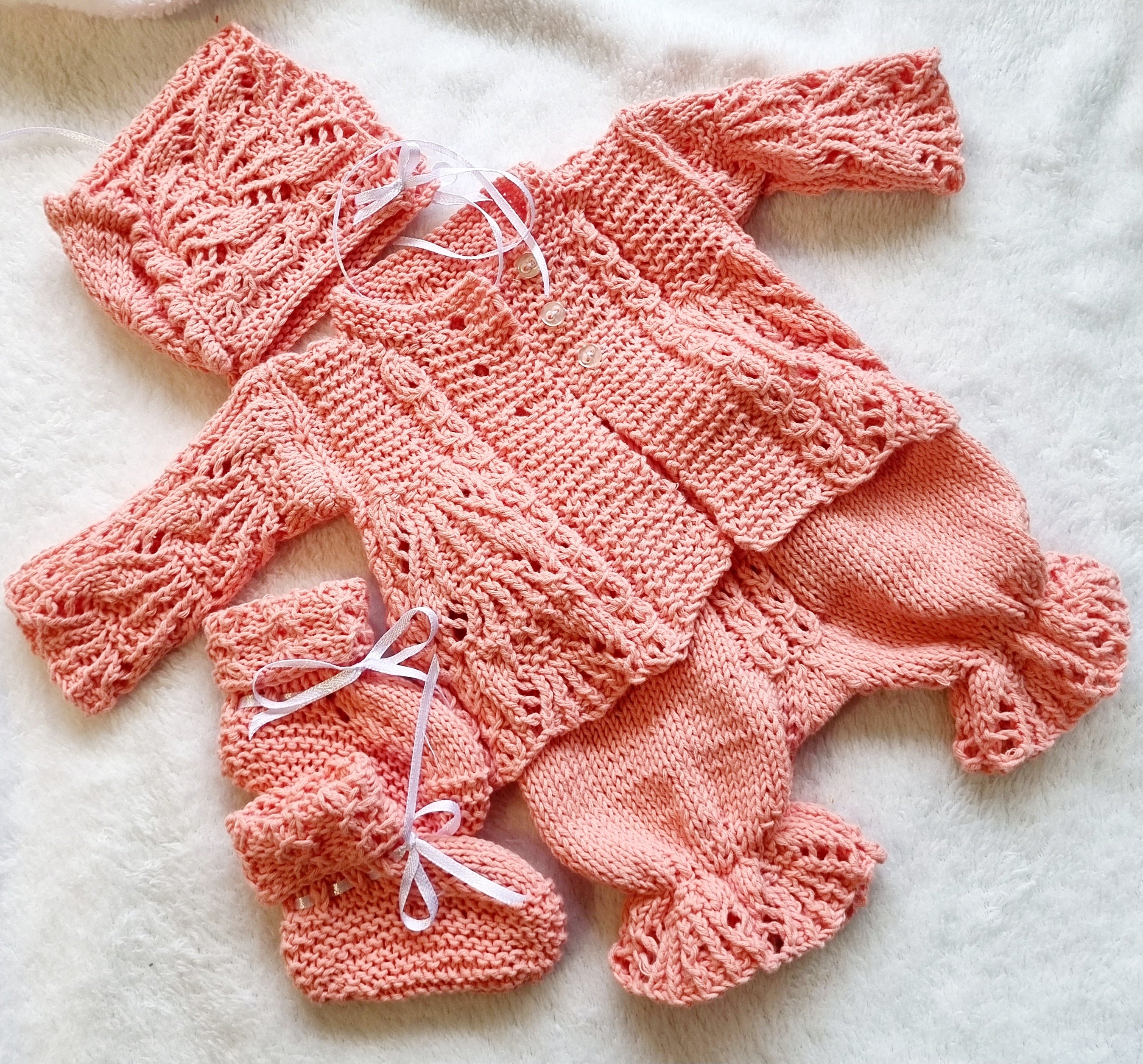 Hand knitted 4 piece Reborn Baby/Premmie Baby hand knitted outfit | Newborn gift set