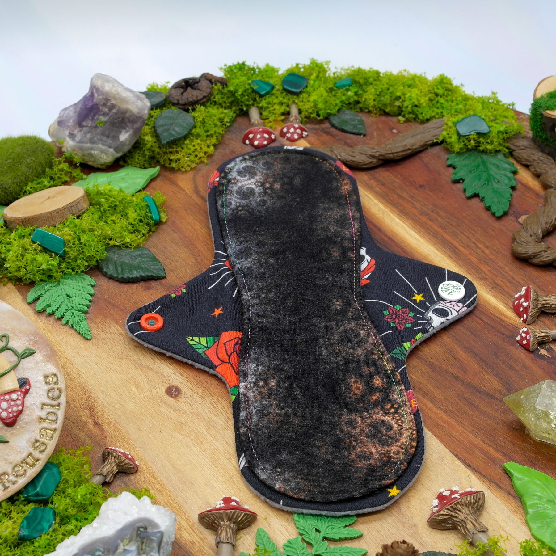 Eco-friendly reusable cloth pad 9" Heavy (Mishmash) - The Veil