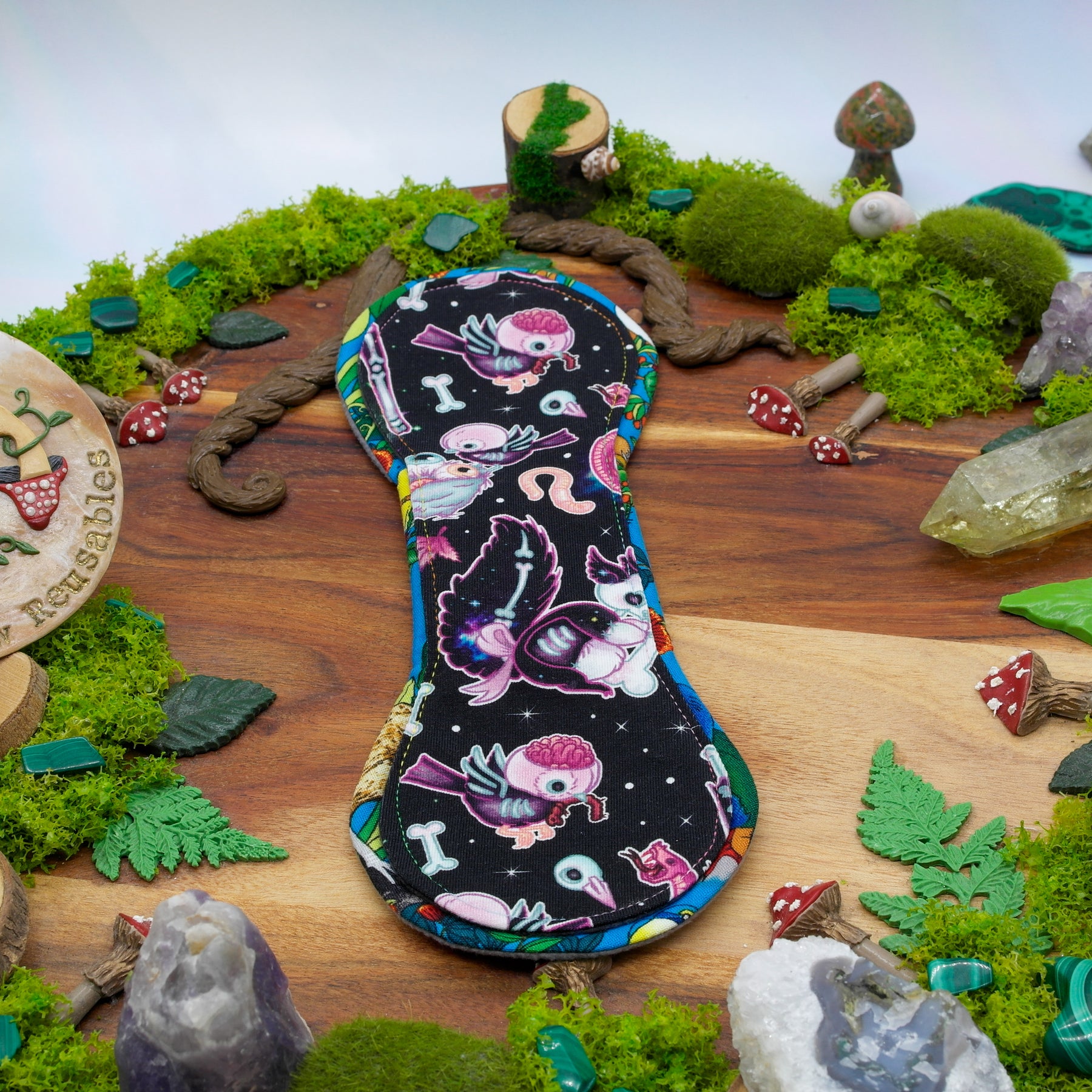 Eco-friendly reusable cloth pad 10" Moderate (Versodile Moonrise) - Bird Lover