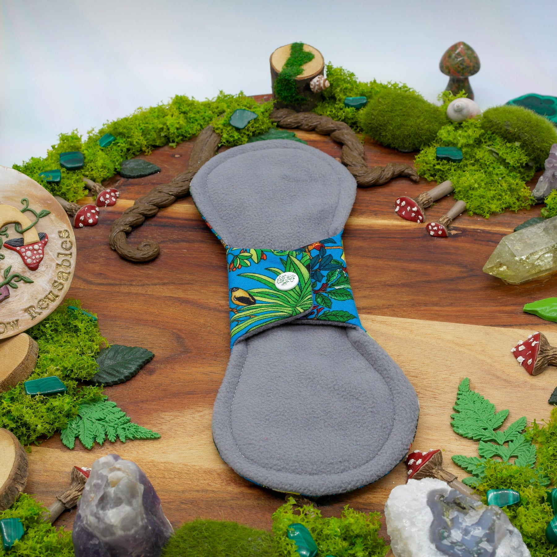 Eco-friendly reusable cloth pad 10" Moderate (Versodile Moonrise) - Bird Lover