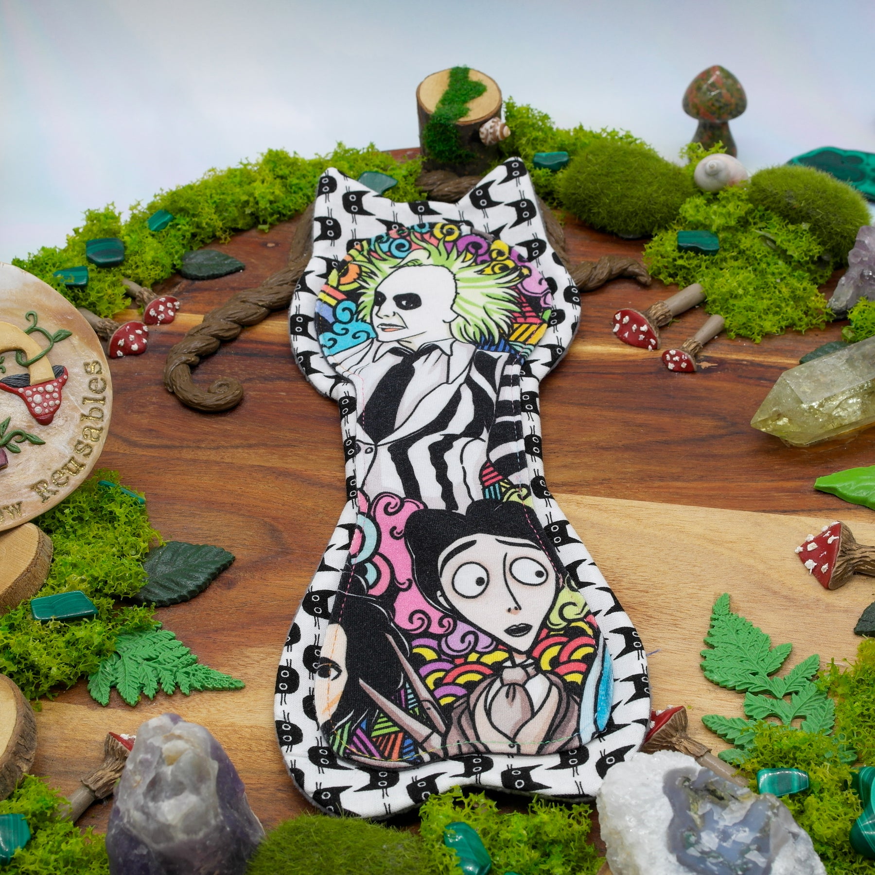 Eco-friendly reusable cloth pad 10" Moderate (Naomi's Kitty) - Ghostly Tim