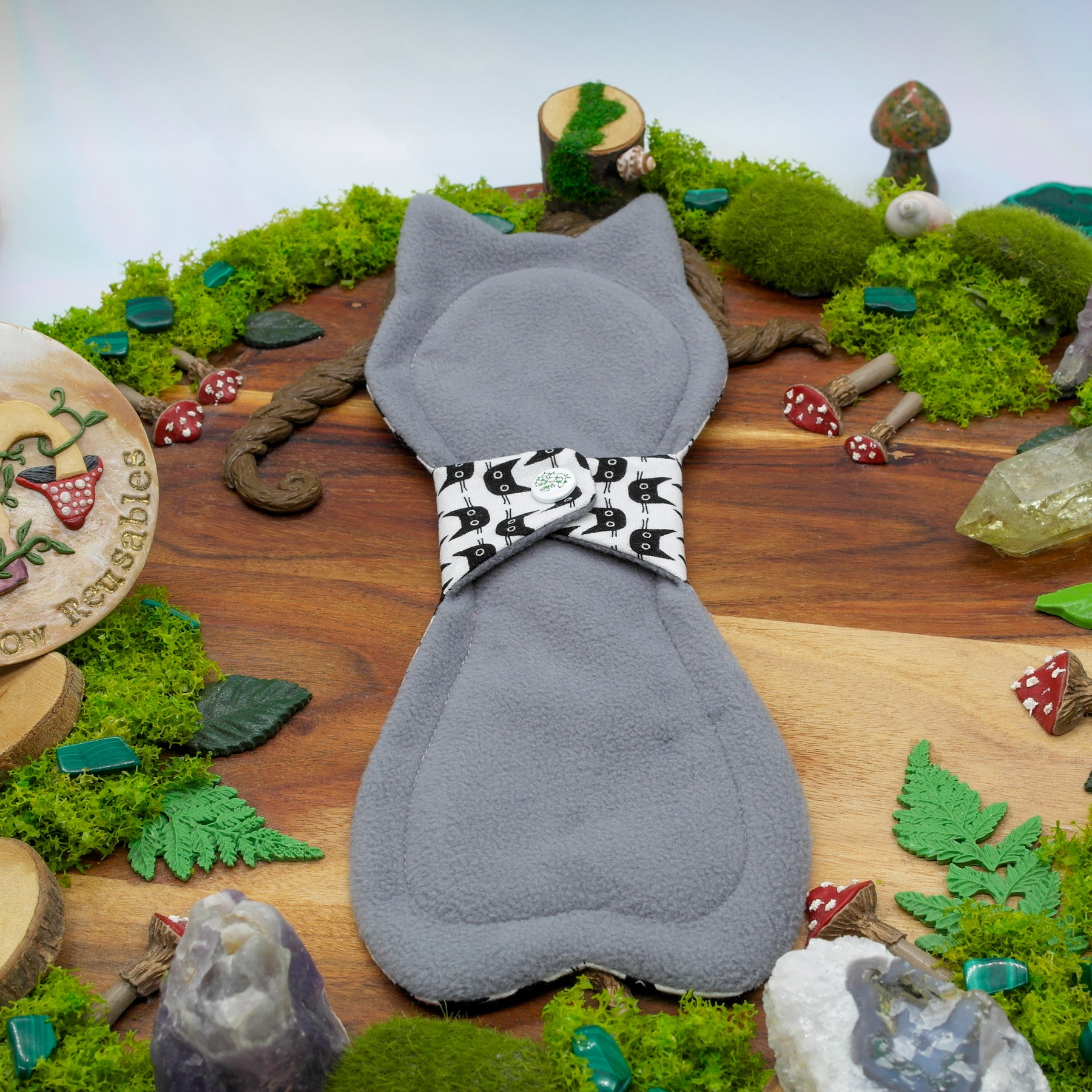 Eco-friendly reusable cloth pad 10" Moderate (Naomi's Kitty) - Ghostly Tim